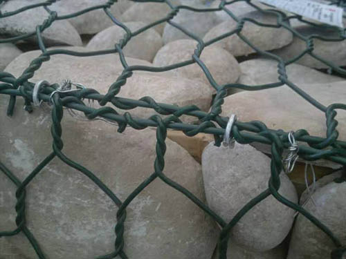 包塑石笼网